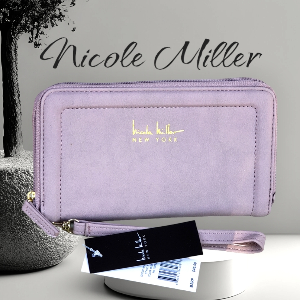 NICOLE MILLER Chloe Zip around wallet